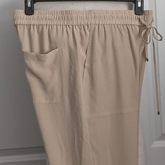 Theory Pants 100% Silk High Waist Drawstring Pull On Pockets Light Tan L NWT - Picture 10 of 13